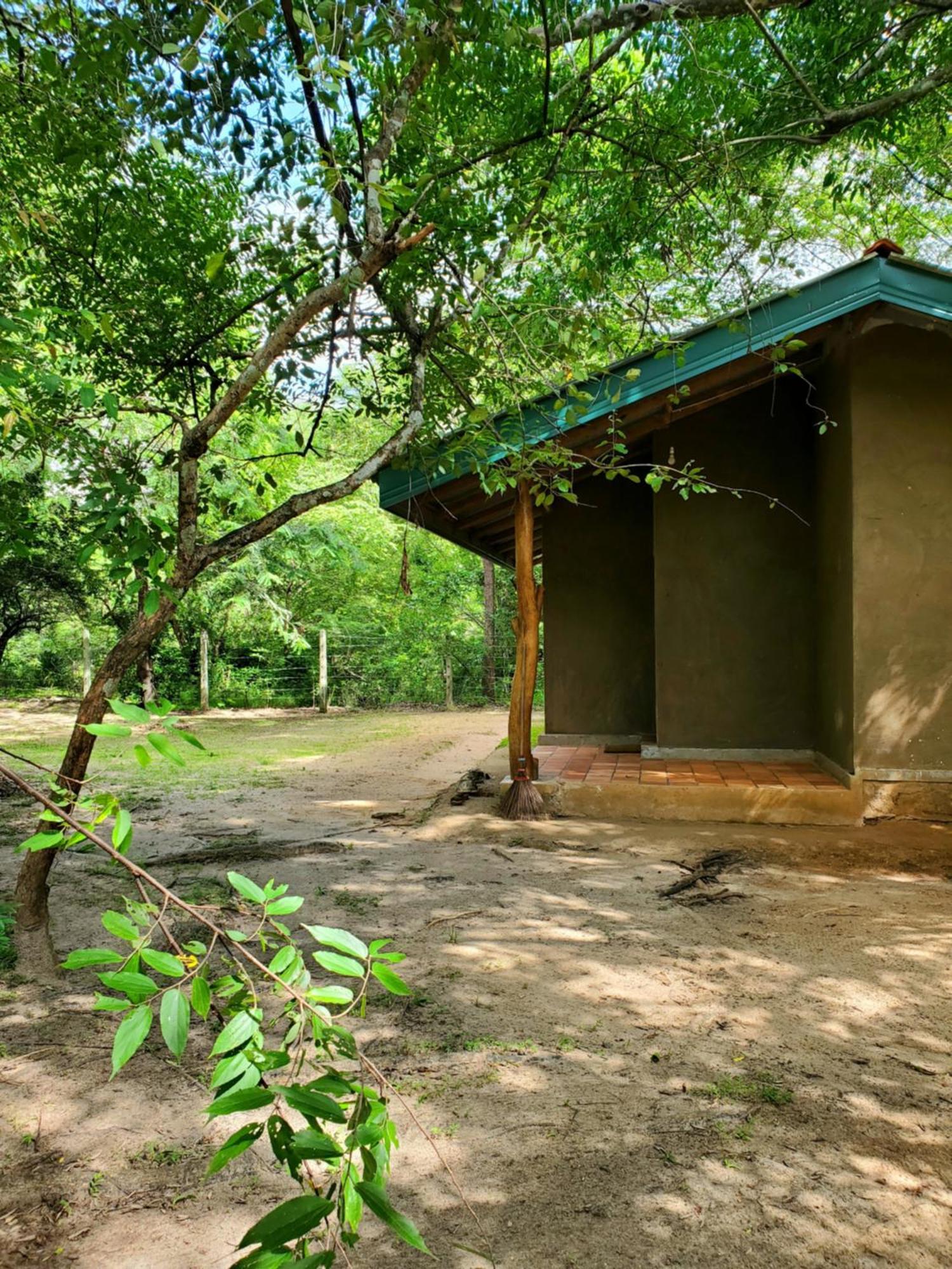 Clay Hut Village Polonnaruwa Luaran gambar